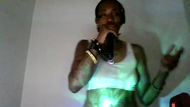 Snapshot of dezzidavill chatting on 22, 6, 2026 dezzidavill online show from 22, 6, 2026