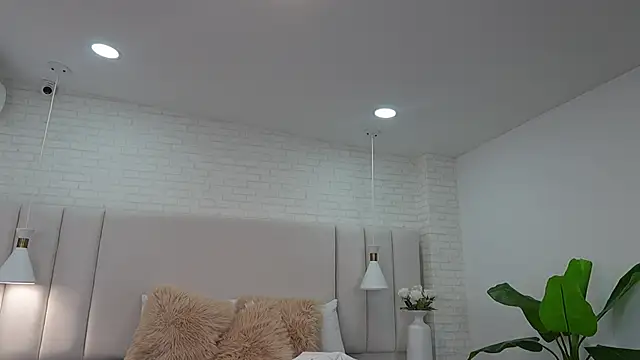 nina gb online show from 15, 4, 2026