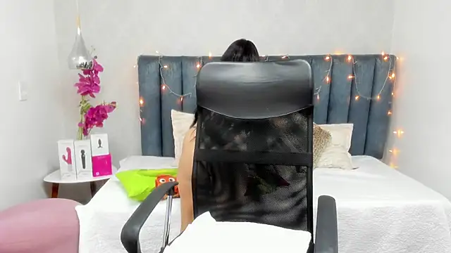 Snapshot of Sasha_Grace chatting on 16, 12, 2025 Sasha Grace online show from 16, 12, 2025