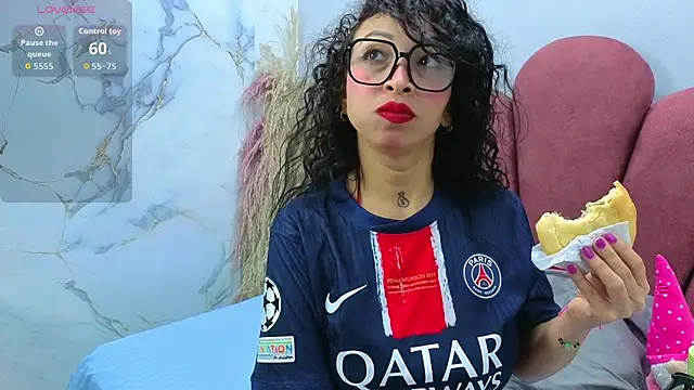 CHIARAJJONES online show from 26, 11, 2025