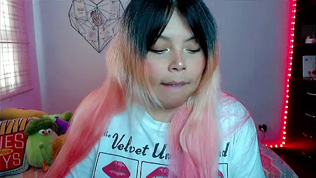 EllieMoonX online show from 2, 2, 2026