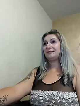 Snapshot of LilithGreenn chatting on 12, 10, 2025 LilithGreenn online show from 12, 10, 2025