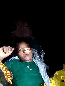 Snapshot of Cutsedi3 chatting on 31, 10, 2025 Cutsedi3 online show from 31, 10, 2025