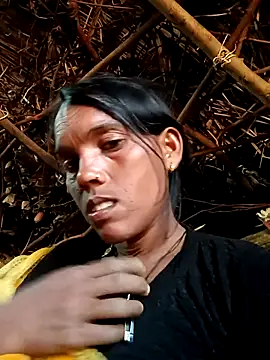 Snapshot of Cutsedi3 chatting on 5, 11, 2025 Cutsedi3 online show from 5, 11, 2025