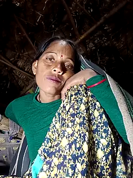 Snapshot of Cutsedi3 chatting on 9, 11, 2025 Cutsedi3 online show from 9, 11, 2025