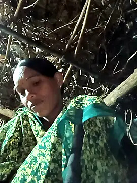 Snapshot of Cutsedi3 chatting on 12, 11, 2025 Cutsedi3 online show from 12, 11, 2025