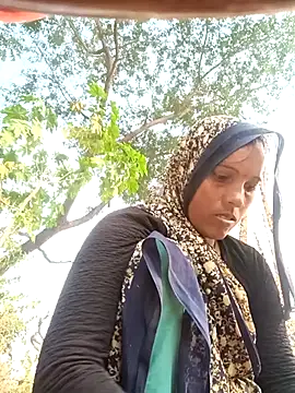 Snapshot of Cutsedi3 chatting on 19, 11, 2025 Cutsedi3 online show from 19, 11, 2025