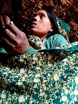 Snapshot of Cutsedi3 chatting on 25, 11, 2025 Cutsedi3 online show from 25, 11, 2025