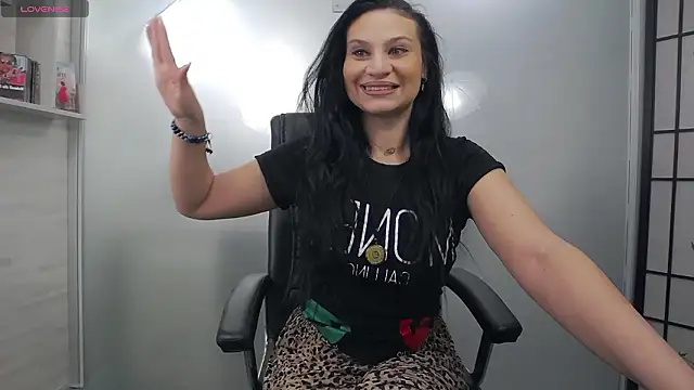 YaraXCox online show from 7, 2, 2026