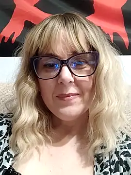 Amelialove42 online show from 11, 3, 2026