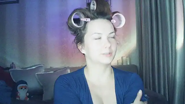 MoodieMira online show from 16, 2, 2026