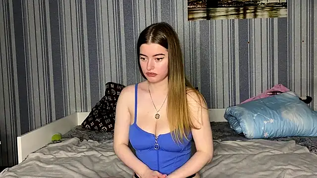 EmiliaCouple online show from 27, 11, 2025