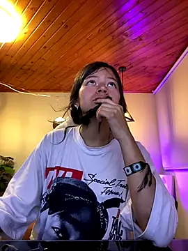 Ninfa pink online show from 2, 12, 2025