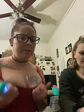 Snapshot of EdNEmSexyBlend chatting on 17, 10, 2025 EdNEmSexyBlend online show from 17, 10, 2025