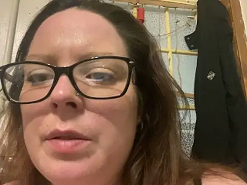 Snapshot of EdNEmSexyBlend chatting on 6, 4, 2026 EdNEmSexyBlend online show from 6, 4, 2026