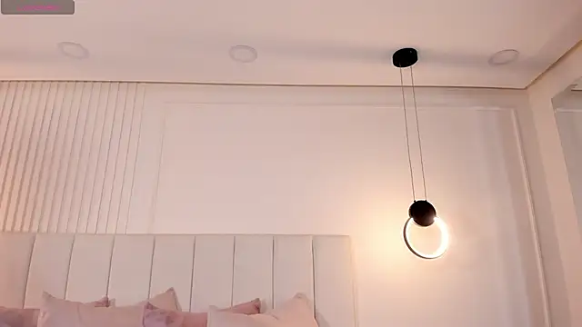 amira sanz online show from 28, 11, 2025