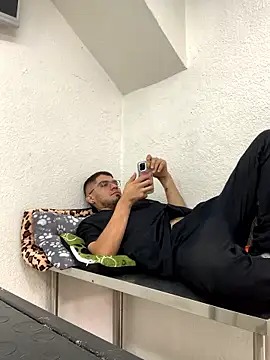 mirallesandbig online show from 16, 1, 2026