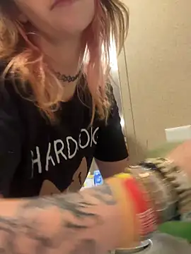 Snapshot of Mustbethemoney1234 chatting on 22, 10, 2025 Mustbethemoney1234 online show from 22, 10, 2025