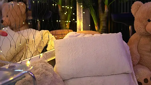 LuxenNoir online show from 12, 1, 2026