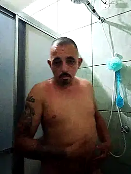 Snapshot of MORENORC79 chatting on 4, 4, 2026 MORENORC79 online show from 4, 4, 2026