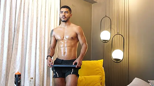 Snapshot of Reik_Vonn chatting on 8, 1, 2026 Reik Vonn online show from 8, 1, 2026