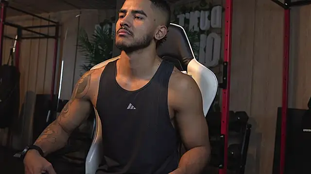 Snapshot of Reik_Vonn chatting on 25, 2, 2026 Reik Vonn online show from 25, 2, 2026