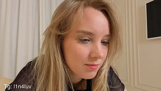 AIicaparkerc online show from 28, 10, 2025