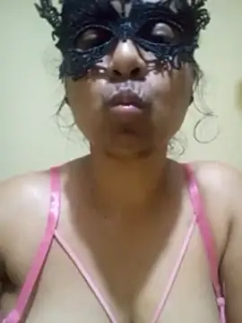 Expose Queen online show from 14, 1, 2026