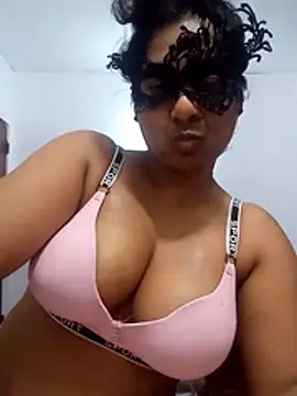 Snapshot of Expose_Queen chatting on 15, 5, 2026 Expose Queen online show from 15, 5, 2026
