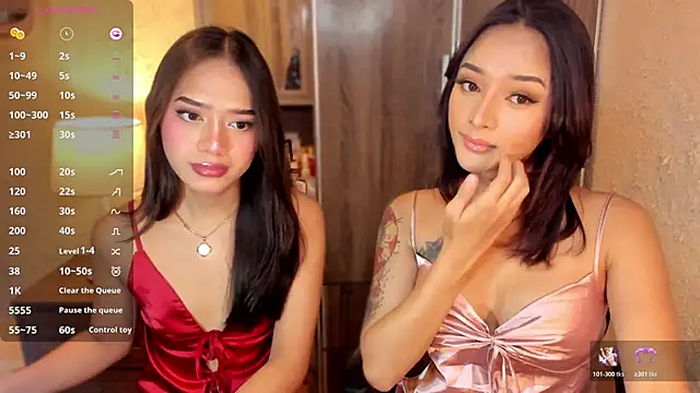 Snapshot of TinyTemptress chatting on 27, 10, 2025 TinyTemptress online show from 27, 10, 2025