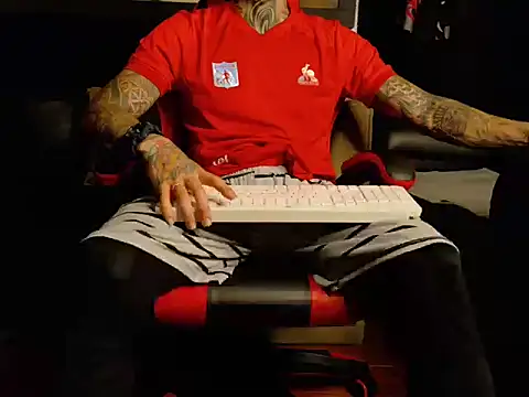 Molotov Explosive online show from 7, 11, 2025