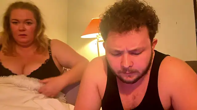 CurvyMilfWithBigJugs online show from 18, 10, 2025