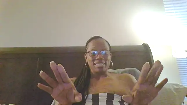 SweetCandy85 online show from 12, 10, 2025