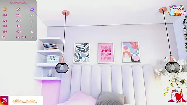 Isabella  gonzalez  online show from 23, 12, 2025