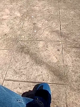 Snapshot of DEWOLT18 chatting on 6, 4, 2026 DEWOLT18 online show from 6, 4, 2026