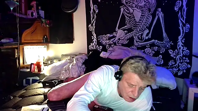 Snapshot of whitehole4bbc252 chatting on 6, 4, 2026 whitehole4bbc252 online show from 6, 4, 2026
