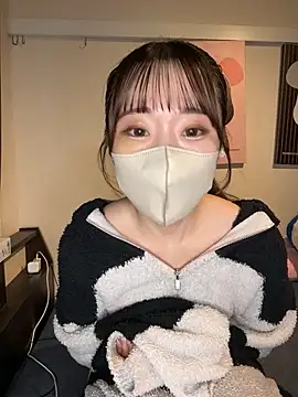 Snapshot of yura_ra_ra chatting on 4, 12, 2025 yura ra ra online show from 4, 12, 2025