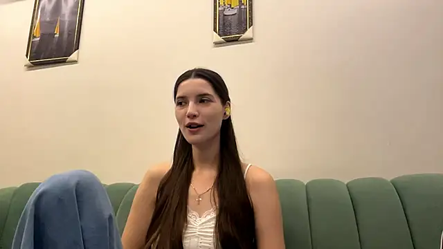 Snapshot of AlessiaChen chatting on 19, 10, 2025 AlessiaChen online show from 19, 10, 2025