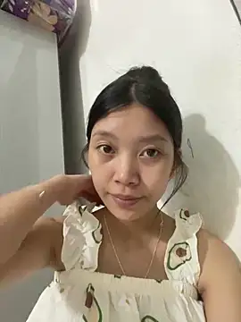 Snapshot of linh-lan1 chatting on 15, 6, 2026 linh-lan1 online show from 15, 6, 2026