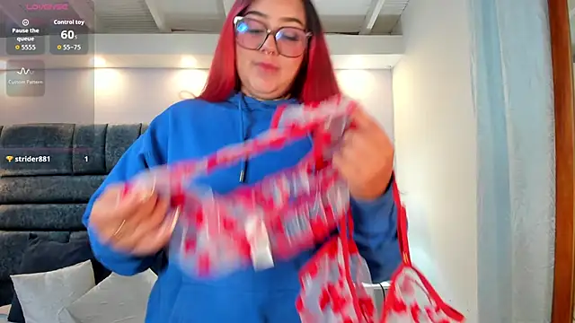 Snapshot of atennea_diiossa chatting on 31, 10, 2025 atennea diiossa online show from 31, 10, 2025