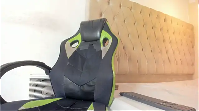 Hotblosson online show from 27, 11, 2025