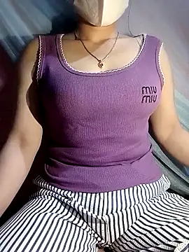 LalayCii online show from 13, 10, 2025