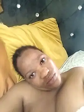 Snapshot of CaramelBoootie chatting on 5, 4, 2026 CaramelBoootie online show from 5, 4, 2026