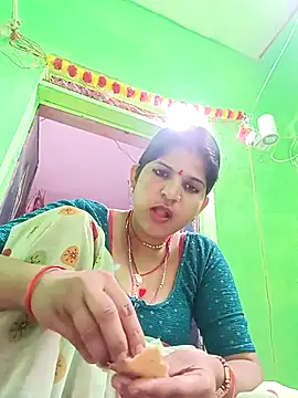 Snapshot of Karishma_cute chatting on 4, 11, 2025 Karishma cute online show from 4, 11, 2025