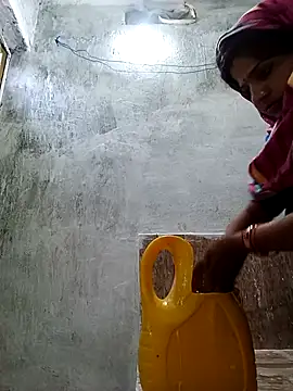 Snapshot of Karishma_cute chatting on 8, 11, 2025 Karishma cute online show from 8, 11, 2025