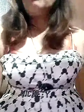 YiyinLy online show from 6, 2, 2026