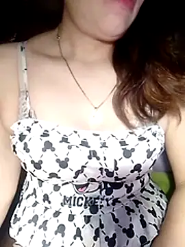 YiyinLy online show from 17, 4, 2026