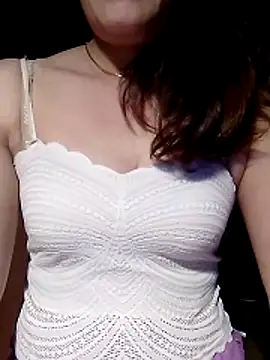 YiyinLy online show from 18, 4, 2026