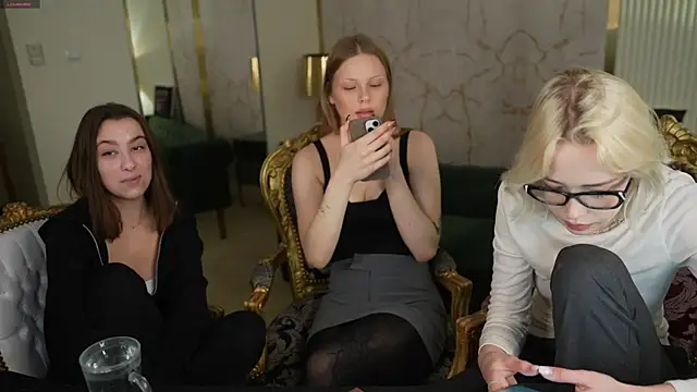 Jessica start online show from 25, 11, 2025