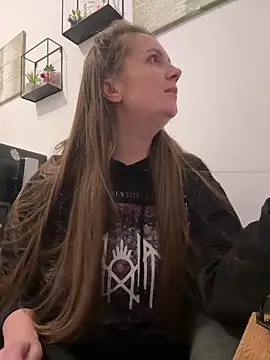 Amy  Leee  online show from 4, 2, 2026